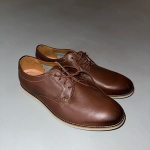 NWOT Clarks brown dress shoes. Size 10